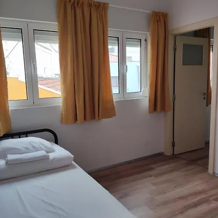 ゲストハウス Dos Avos フィゲイラ・ダ・フォズ